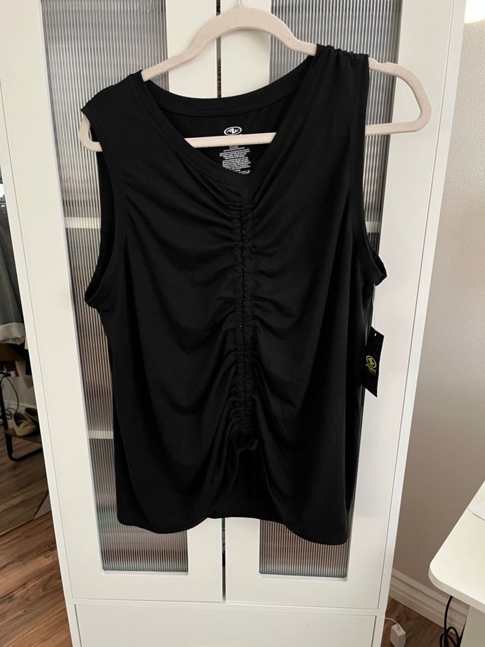 Athletic Works Black Sleeveless Ruched V-Neck Tank